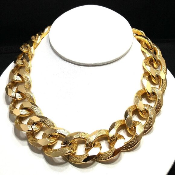 Vintage Jewelry - Vintage Chunky Chain Choker Necklace, Smooth Textured Links, 20" by 1", 1980s